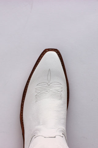 Women's Snip Toe in White Tumbled